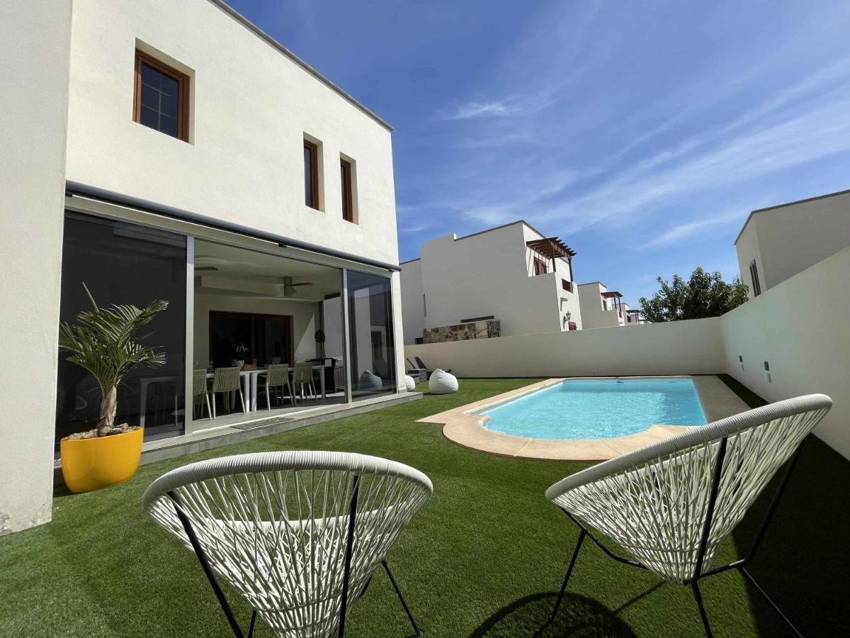 Holyhome Villa Cinema Perfect For Families Costa Teguise Bagian luar foto